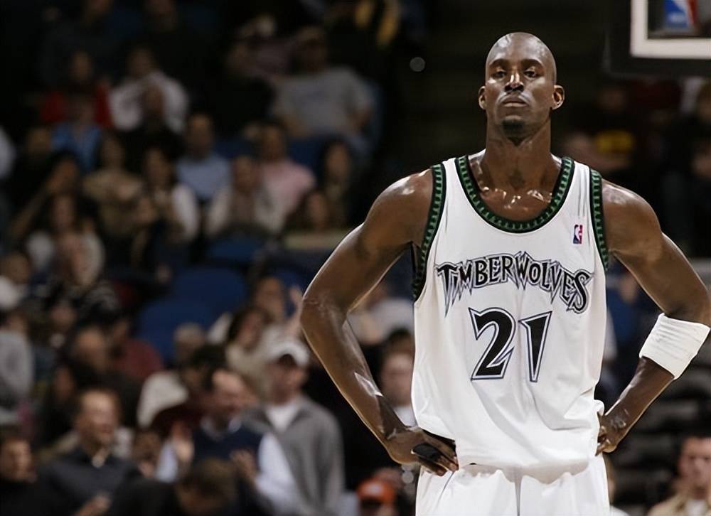 一名后腰承 一名后腰承